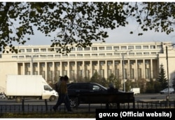 Viitorul premier are de înfruntat o agendă cel puțin la fel de complicată ca a noului președinte. Semnalul transmis de victoria politicianului radical George Simion în primul tur a dat startul neliniștii pe piețele financiare cu privire la România.