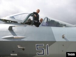 ვლადიმირ პუტინი რუსეთის სამხედრო ავიაციის ინსპექტირებისას