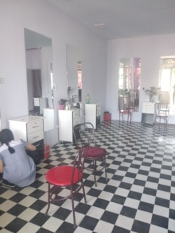 Тадбиркорнинг савдо ва маиший хизмат мажмуаси бузилишдан олдин шундай эди