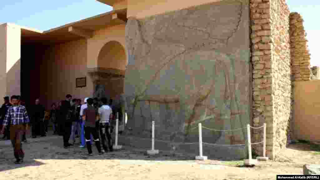 "Страж" Нимруда -- сфинкс с головой человека, телом быка и крыльями.&nbsp; &nbsp;