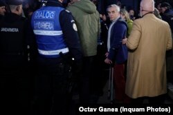 După ce Călin Georgescu a părăsit miercuri Parchetul General, el a făcut un gest interpretat de mulți drept fiind un salut nazist.