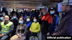 “Кумтөр Голд Компани” ишканасынын кызматкерлери. 