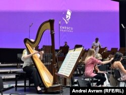 Jumătate din membrii Ukrainian Freedom Orchestra trăiesc în Ucraina.