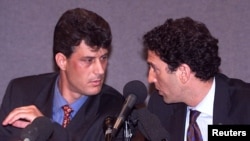 Hashim Thaçi dhe James Rubin. Qershor, 1999.