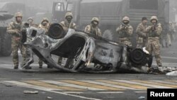 Acțiunea de „combatere a terorismului”, adică de înăbușire a revoltei din Kazahstan, una din cele mai bogate țări din lume în resurse petroliere, uraniu, zinc, aur, mangan. Protestele din această țară au fost declanșate de dublarea prețului la combustibil în ziua de Anul Nou.