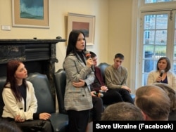 Ксенія під час зустрічі з посадовцями США