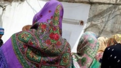 Maryly zenanlar döwletden kömek gözläp, üýşüp häkimlige bardy