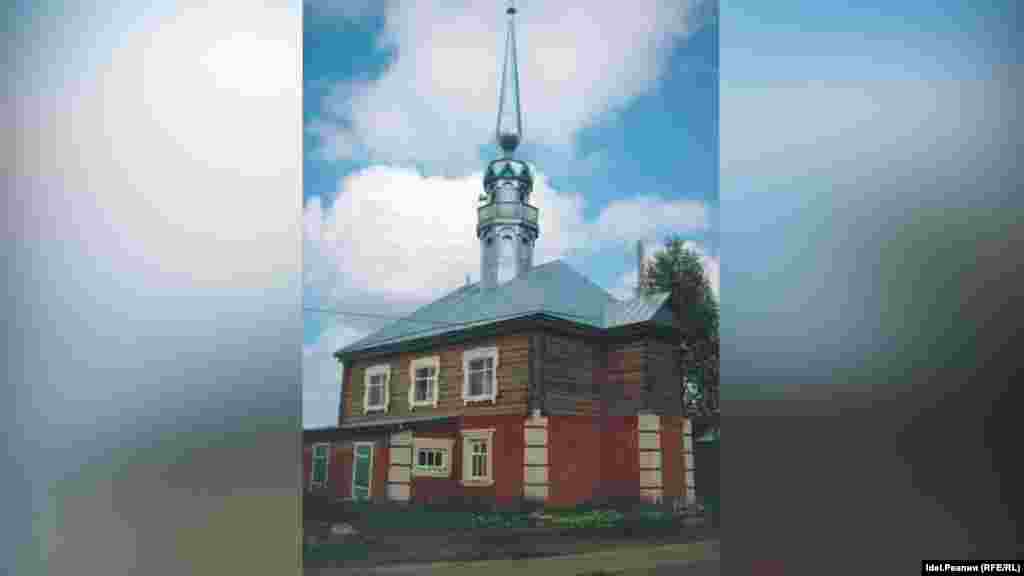 Мечеть "Шабан".&nbsp;Третья мечеть Белозерья, построена в 1997 году. Обязанности имама исполнял Кадиев Айса, сейчас здесь председатель организации &ndash; Абдрашитов Равиль Кямильевич, имам - Азисов Ринат Равильевич. Относится к Совету муфтиев России.