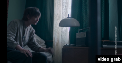 Борис Орлов у ролі Мустафи Джемілєва. Кадр із фільму «Киснева станція»