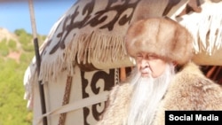 "Манастын уулу Семетей" тасмасын тартуу учуру.