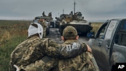 უკრაინულ ძალებს ამჟამად 1500 კილომეტრზე მეტი ფრონტის ხაზი უჭირავთ რუსული ჯარების წინააღმდეგ, ასევე დაახლოებით 400 კვადრატული კილომეტრი კურსკში.