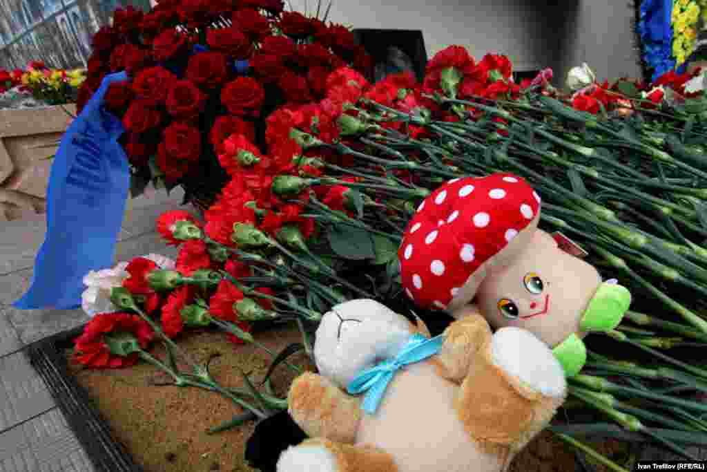 Акция памяти погибших 13 лет назад в Театральном центре на Дубровке в Москве. 26 октября 2013 года