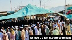 د مې پر ۲۰مه په ميرلي کې ځايي ولس په ډرون بريد کې د ماشومانو د وژل کېدو خلاف پرلت وهلی دی.