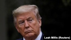 ټرمپ د کورونا وبا مخنیوي لپاره امریکا ته د کډوالو ورتګ ځنډوي