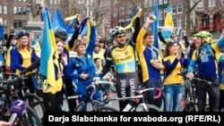 Українці закликають нідерландців сказати їм «Так». Амстердам, 3 квітня 2016 року