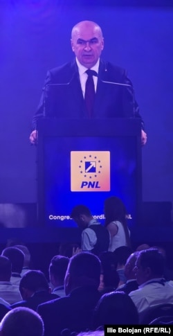 Premierul Ilie Bolojan, singuul candidat la preşedinţia PNL, în timpul discursului său.