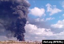 У Феодосії горить нафтобаза.9 жовтня 2024 року