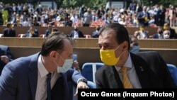 Premierul Florin Cîțu și liderul PNL Ludovic Orban se confruntă la scenă deschisă pentru șefia partidului. O luptă care ar putea aduce deservicii de imagine și partidului, și guvernării.