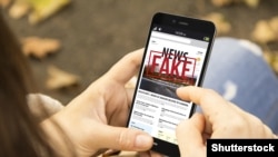 Autoritățile sunt copleșite de știrile false care se propagă cu o viteză uimitoare, în ciuda campaniilor de promovare oficiale care au costat milioane de euro