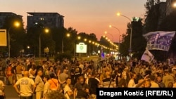 Učesnici protesta na Novom Beogradu, 13.8.2025.