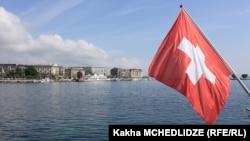 Напередодні повідомлялося, що Швейцарія може погодитися на постачання Україні бронемашин Piranha і боєприпасів до зенітних самохідних систем Gepard. 