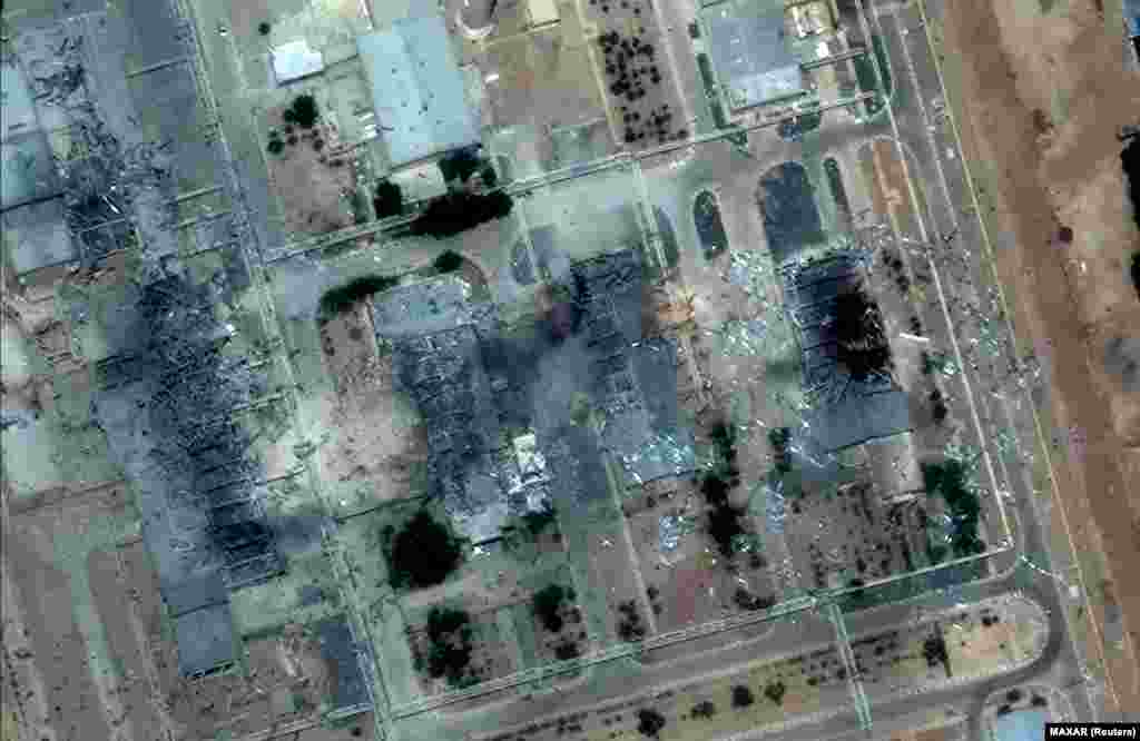 На супутниковому знімку від 19 червня на будівлях Ісфаханського центру ядерних технологій вже видно деякі ознаки пошкоджень внаслідок ізраїльських атак. Знімок, зроблений 22 червня після ударів США, показує масштабні руйнування на об'єкті