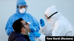 Numărul cazurilor de Covid-19 este în creștere în România.