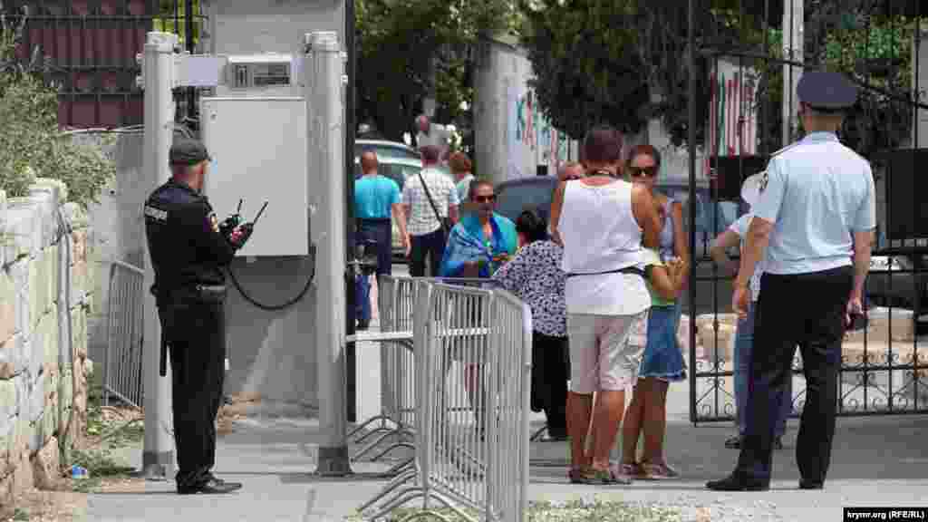 Під час будівельних робіт доступ туристів до об'єктів заборонений і це теж викликає обурення працівників музею