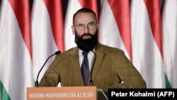 Fostul europarlamentar maghiar Jozsef Szajer, la lansarea campaniei FIDESZ pentru alegerile europene din 2019. 