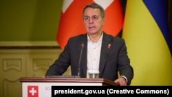 Швейцарія обговорить з Росією, Китаєм та іншими країнами, яких не було на Саміті миру, підсумки зустрічі понад 100 країн та міжнародних організацій, повідомив міністр закордонних справ Швейцарії Ігнаціо Кассіс