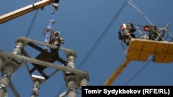 Кыргызстандагы электр линиялары. Иллюстрациялык сүрөт.