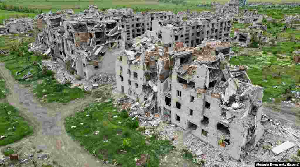 Орусия Украинага каршы согуш ачкандан бери көптөгөн шаар-кыштагы тыптыйпыл болду. Донецк облусундагы Марьинка шаарындагы урандылар.