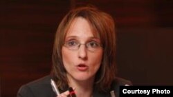 Popov-Momčinović. Teško je reći ko tu koga zloupotrebljava - verski lideri politiku ili obrnuto