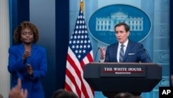 «Президент Зеленський є головнокомандувачем своїх збройних сил. Він вирішує, хто буде його керівництвом у військовій сфері. Ми будемо працювати з тим, хто буде керувати його армією», – Джон Кірбі.