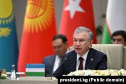 Președintele uzbek Șavkat Mirzioev la cea de-a 11-a reuniune la nivel înalt a Consiliului șefilor de stat ai Organizației statelor turcice, în Kârgâzstan, noiembrie 2024.
