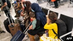 تصویر از افغانهای منتقل شده به بریتانیا 