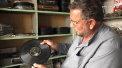 اورنګزېب یوه پېړۍ پخوانۍ سندرې ساتلي