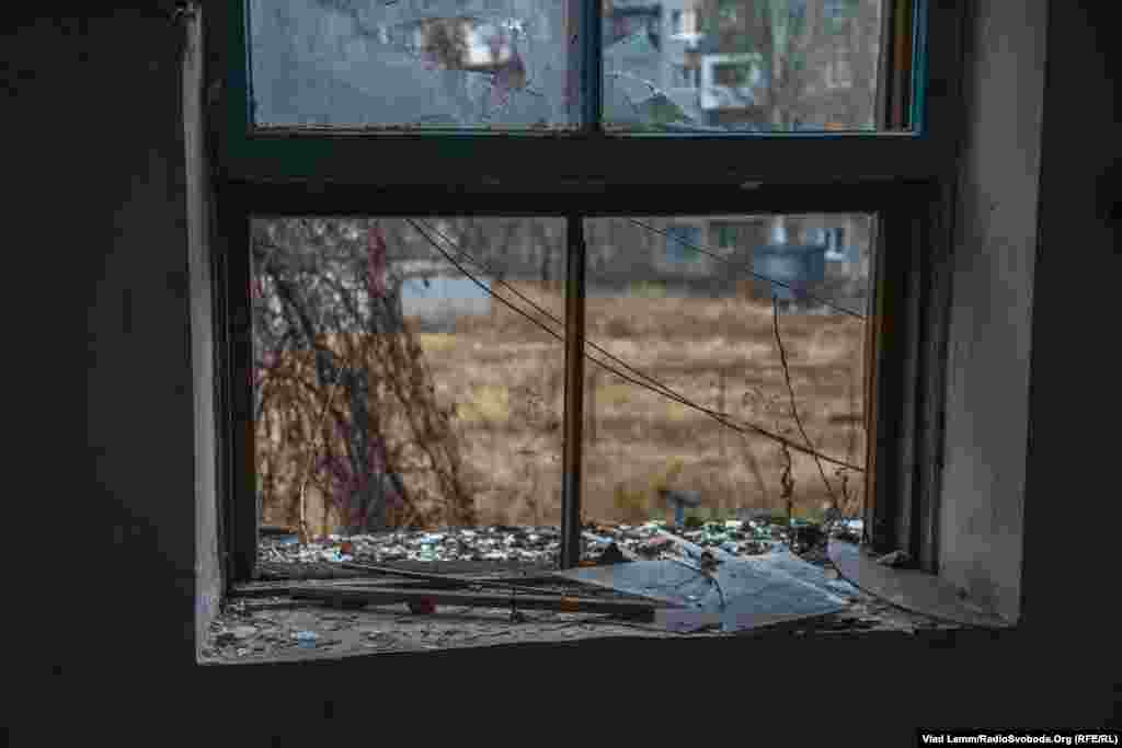 Вибиті вікна в одному з під'їздів