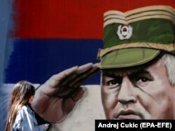 Pravnik Milan Filipović ističe da se problem grafita mržnje ne može svesti na pitanje komunalnog reda, i da bi državne institucije to trebalo brzo i efikasno procesuiraju. Fotografisano 8. juna 2021. godine, u danu kada je Mladiću u Hagu potvrđena kazna doživotnog zatvora za genocid i ratne zločine u BiH.