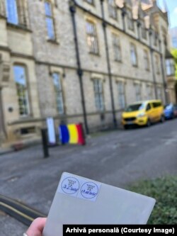 Sorana, originară din Cluj, a votat sâmbătă, 17 mai, la o secție de la Londra, la fel ca în turul I al alegerilor prezidențiale din România.