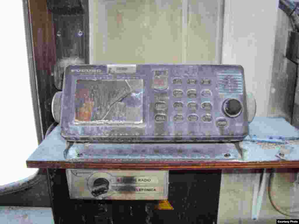 ხანძრის შედეგად დაზიანებული სანავიგაციო და საკომუნიკაციო აღჭურვილობა - მეცხრე თვეა, საქართველოს დროშის ქვეშ მცურავი გემი, „ვასილიოს N“-ი, ლიბიის ქალაქ მისურატაშია დაკავებული. ეკიპაჟის წევრები შველას ითხოვენ და ამბობენ, რომ არა აქვთ საკვები, წყალი, შუქი, მედიკამენტები, ტანსაცმელი და თავს თევზაობით ირჩენენ. ახლახან გემზე მომხდარი ხანძრის შედეგად განადგურდა სანავიგაციო და საკომუნიკაციო მოწყობილობა.