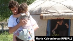 Чарльз Лиз боз үйдү 19 жашында жасай баштаган. 