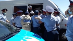 "Бас басына би болған өңшең қиқым..." Бірнеше қалада митингіге шыққандар ұсталды