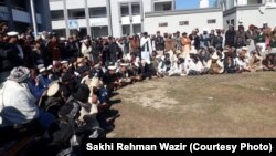 د شمالي وزیرستان د میرامشاه بازاردکانداران له ۲۰۱۹م کاله د خپل حق لپاره احتجاجونه کوي. 