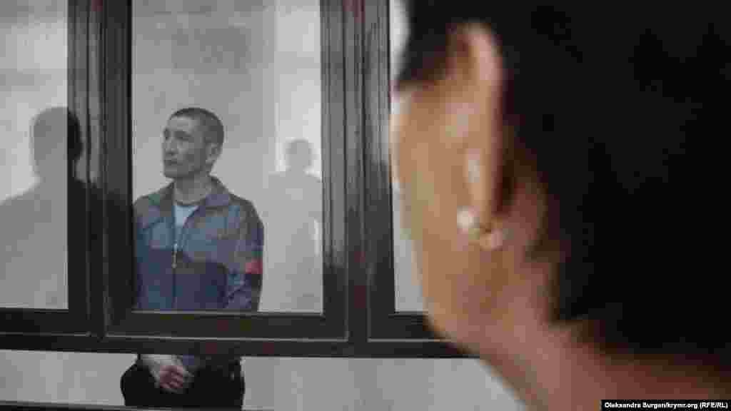 Арсен Абхаїров у залі суду. Його засудили до 13 років ув'язнення &ndash; теж з відбуванням перших двох років у в'язниці, а наступних &ndash; у колонії суворого режиму