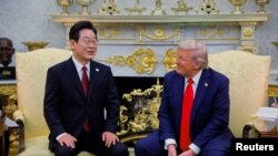 Түштүк Кореянын президенти Ли Чже Мен август айында Вашингтонго барып, 350 миллиард долларлык келишимдерге кол койгон. 