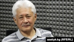 Турсунбек Акун.