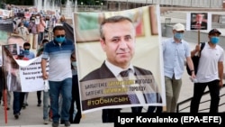 Агартуучу  Орхан Инанды белгисиз жагдайда жоголгон соң Бишкекте митинг өткөн", 16-июнь, 2021-жыл.