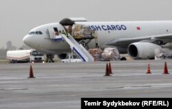 Кыргызстанга жүк ташып келген учактардын бири. Иллюстрация.