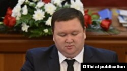 Мирлан Жээнчороев.